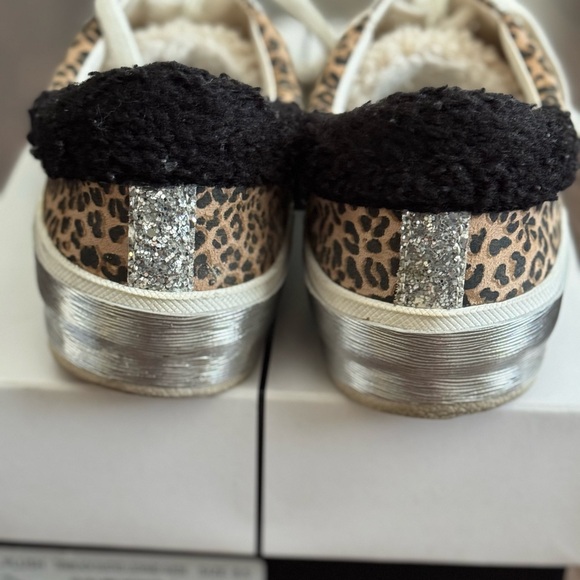🔥Dolce Vita Zina Leopard Glitter Heel Silver Metallic Faux Fur Sneakers 8.5🔥 - Picture 8 of 8